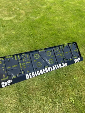 Gerealiseerde 3D kentekenplaathouder van Designerplaten — foto 27