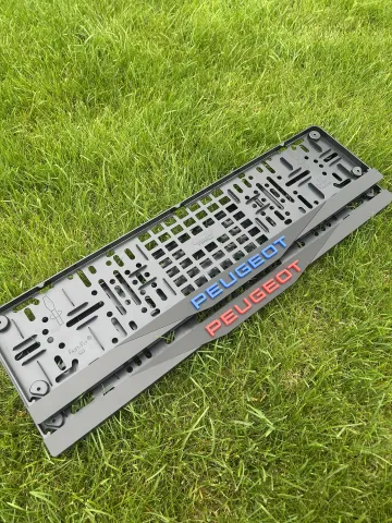 Gerealiseerde 3D kentekenplaathouder van Designerplaten — foto 28